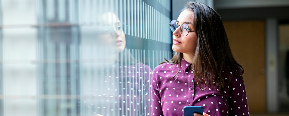 Wide Pocket FrontGLAZE™ shopfront framing system